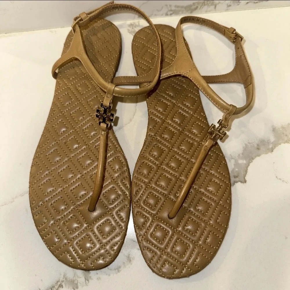 Tory Burch Marion Quilted Leather T-Strap Sandal Size 7 Color Sand W Box & Bag - Picture 6 of 16
